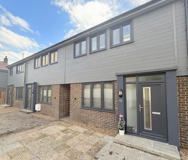 15 Spencer Close, Woking - 3 bedrooms Property for lettings - Seymours - Photo 3