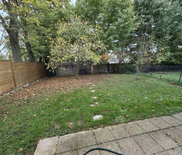 Location Appartement 3 pièces à Évry-Courcouronnes - Photo 2