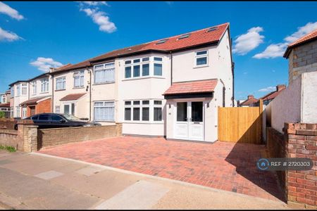 1 bedroom in a house share to rent - Photo 3