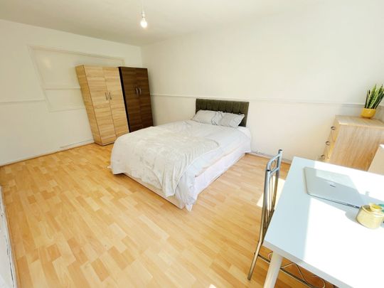 Room in a Shared Flat, Hanbury Street, E1 - Photo 1