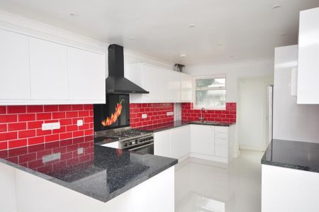 1 bedroom in a house share to rent - Photo 3