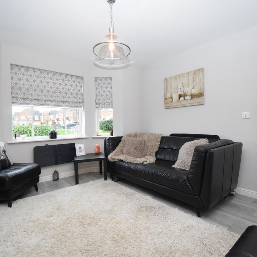 Aston Chase, Hemsworth, Pontefract - Photo 1