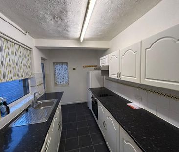 2 bedroom terraced house to rent - Photo 5