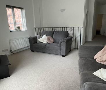 4 bedroom terraced house to rent - Photo 1
