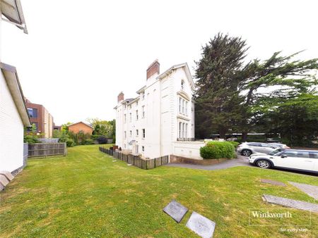 2 bedroom apartment to rent - Photo 4