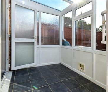 2 bedroom end of terrace house to rent - Photo 6