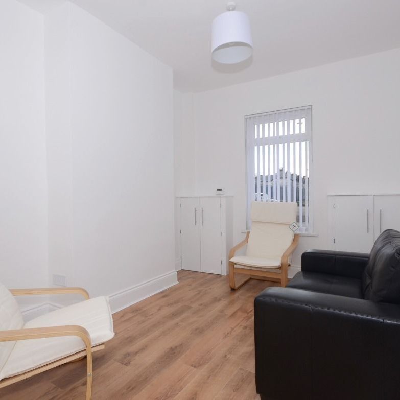 103 Donegall Avenue, Belfast BT12 6LT - Photo 1