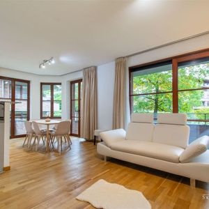 Appartement te huur in Oudergem voor € 2.150 met 3 slaapkamers - Photo 2