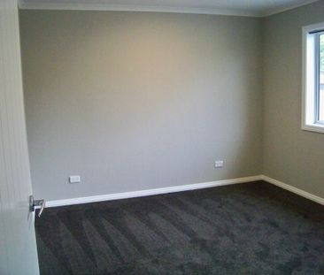 3 Bedroom - Leamington - Photo 5