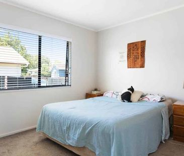 CLENDON CUTIE! 3 BEDROOM HOUSE FOR RENT - Photo 2