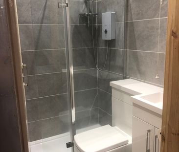 Room in a Shared Flat, Rupert Street, G4 - Photo 3