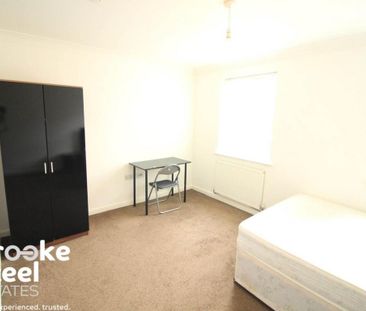 4 bedroom townhouse to rent - Photo 2