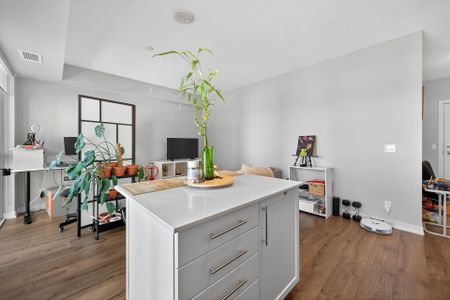 For Lease - 2087 Fairview Street Unit# 1302, Burlington, Ontario - Photo 5