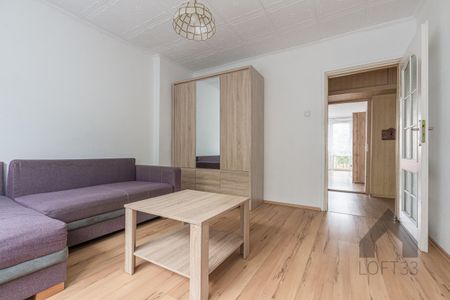 Duże i tanie dwupokojowe mieszkanie w Jaworznie przy Ogrodowej do wynajęcia | Spacer 3D - Фото 2