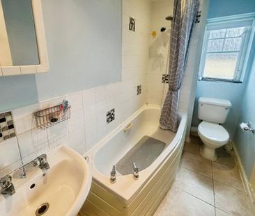 Rhos Y Dderwen, Highfields, Blackwood - Photo 5