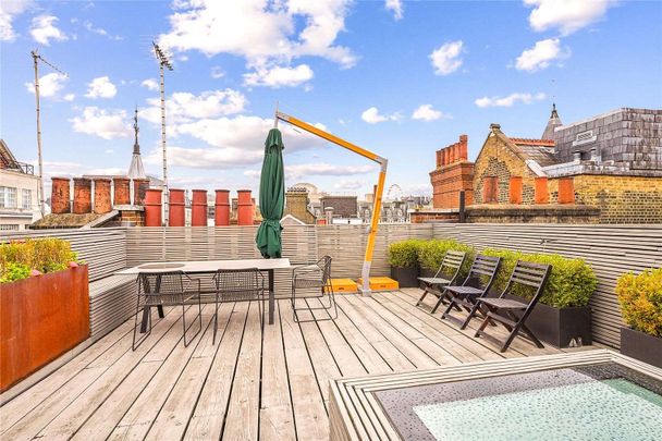 A remarkable three bedroom apartment situated in the heart of Covent Garden. - Photo 1