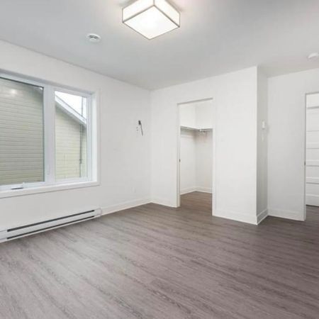 446 Boulevard de Melocheville - 4 1/2 au 1er étage ! - Photo 3