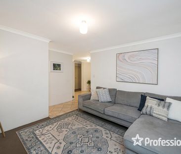 Stylish & Private 3-Bedroom Rear Villa in Nollamara - Photo 3