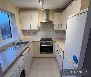 2 bedroom semi-detached house to rent - Photo 5