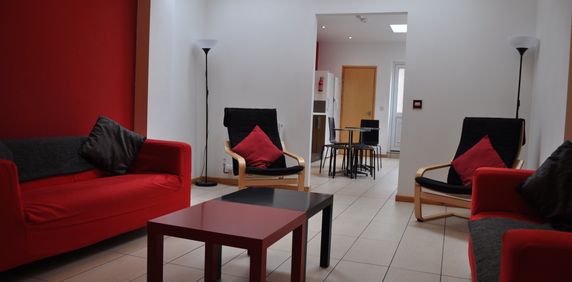 34 TIVERTON ROAD - Photo 2