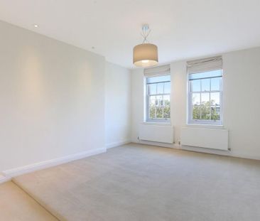 3 bedroom flat to rent - Photo 4