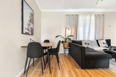 1 bedroom furnished unit in brilliant location - Photo 4