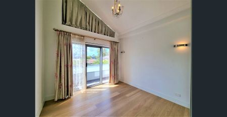 Stylish and Timeless Four Bedrooms Duplex - Photo 5