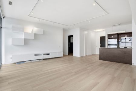 For Lease - 33 Charles Street Unit# 3905, Toronto, Ontario - Photo 3