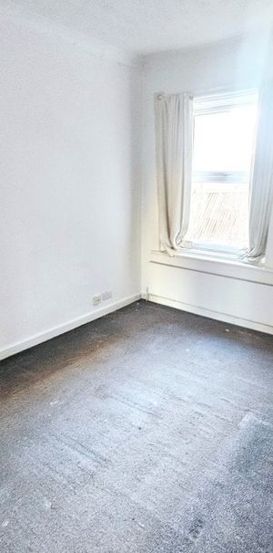 Bitterne Road West, SOUTHAMPTON - Photo 1