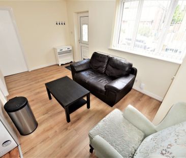 1 bedroom Flat in Lea Farm Drive, Leeds - Photo 1