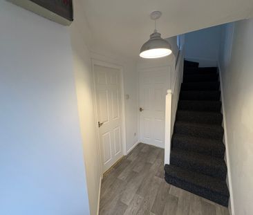 Heol Barcud, Birchgrove, SA7 9NL - Photo 4