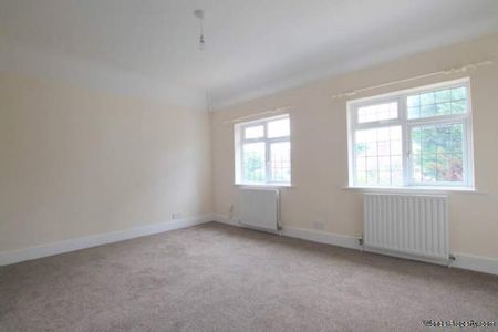 2 bedroom property to rent in Bushey - Photo 5