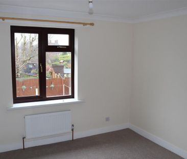 2 bedroom semi-detached house to rent - Photo 4