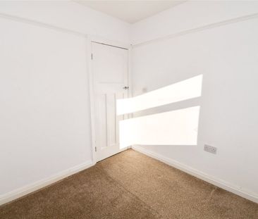Pembroke Drive, CH65 6TB, Ellesmere Port - Photo 6