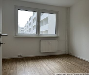 Sanierte 3-Raum-Wohnung mit Aufzug und Balkon! - Photo 4