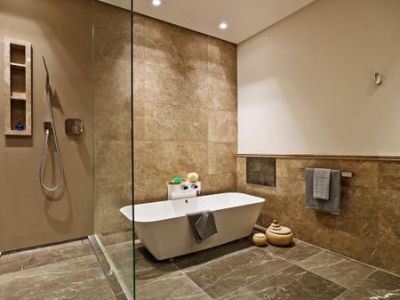 3 bedroom flat to rent - Photo 2