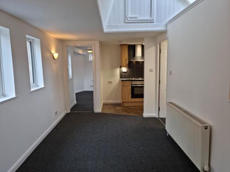 1 bedroom flat to rent - Photo 2