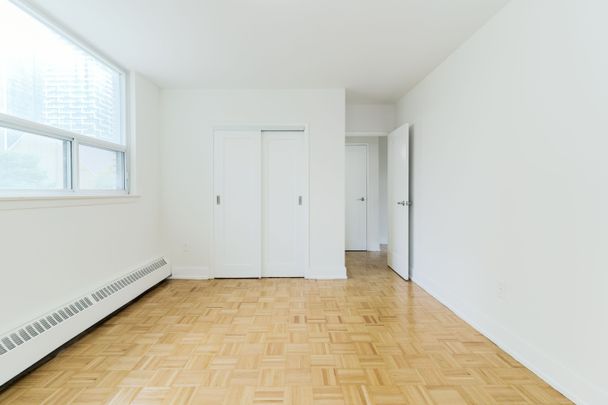For Lease - 33 Erskine Avenue Unit# 201, Toronto, Ontario - Photo 1
