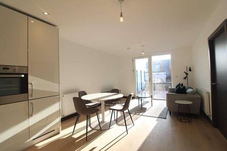 Riverside View, Berkeley Avenue, Reading, RG1 - Photo 2