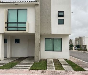 CASA EN RENTA EN RESIDENCIAL EL FORTÍN, SAN MATEO ATENCO. - Photo 1