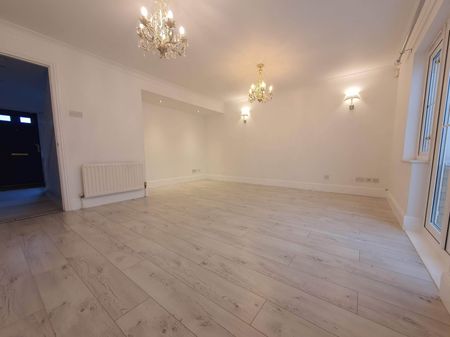 Coulter Mews, Billericay - Photo 3