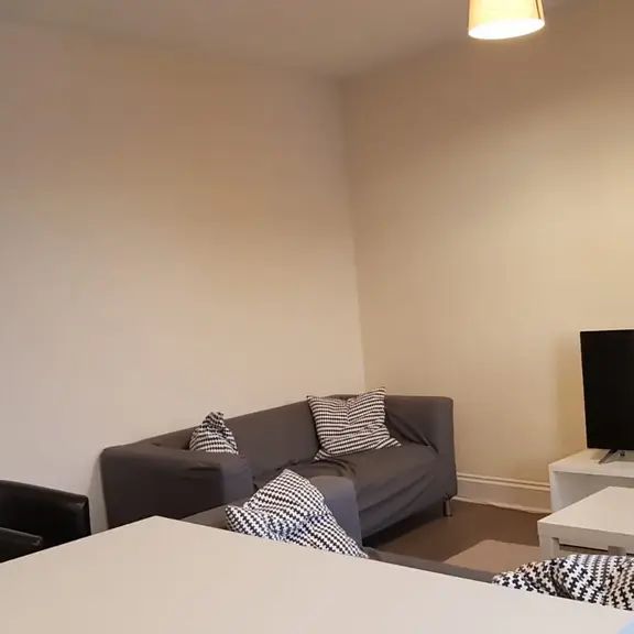 5 bedroom terraced house to rent - Photo 1