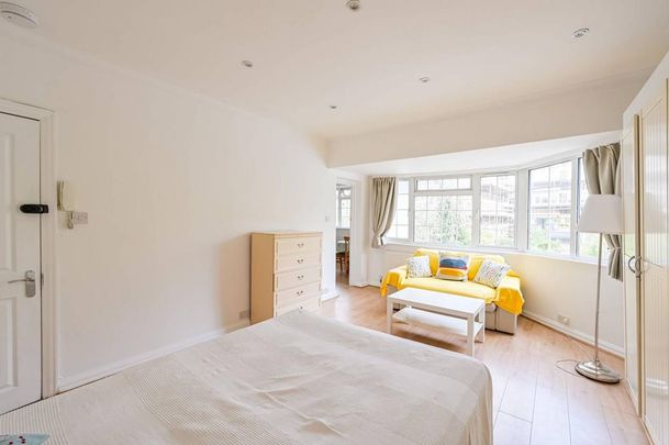 Studio to rent - Photo 1