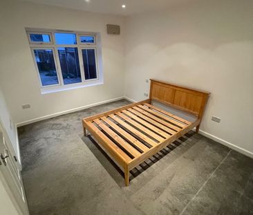 1 Bed Bungalow, The Drive, CR7 - Photo 3