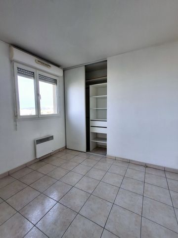 Appartement 3 pièces 61m2 MARSEILLE 4EME 931 euros - Photo 4