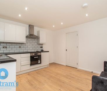 2 bed Flat for Rent - Photo 6