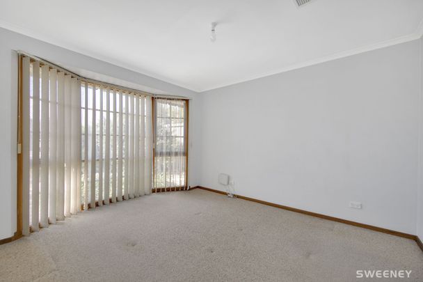 Spacious three bedroom two bathroom home in quiet court location - Photo 1