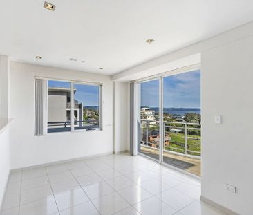 Modern 2 Bedroom Apartment - Photo 6