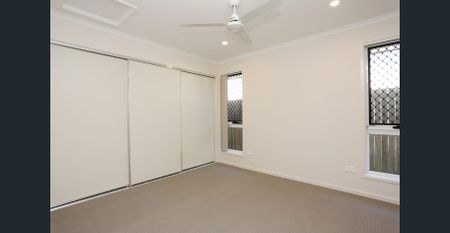 1 Bedroom with No Yard maintenance !! - Photo 5