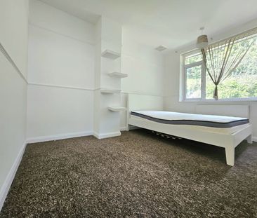 3 Bed Semi-Detached House, Meyrick Avenue, LU1 - Photo 3